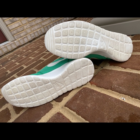 Nike Roshe Run Gamma Green/Sail White - Picture 6 of 7